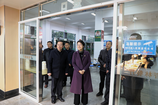 1701660592677529.jpg eq1a2545.jpg